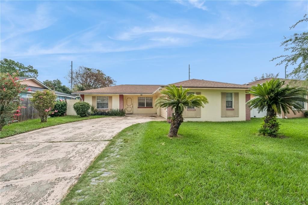 For Sale: $285,900 (3 beds, 2 baths, 1210 Square Feet)