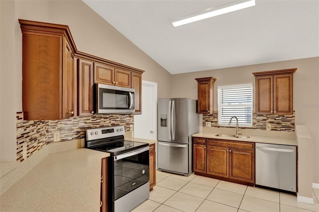 For Sale: $285,900 (3 beds, 2 baths, 1210 Square Feet)