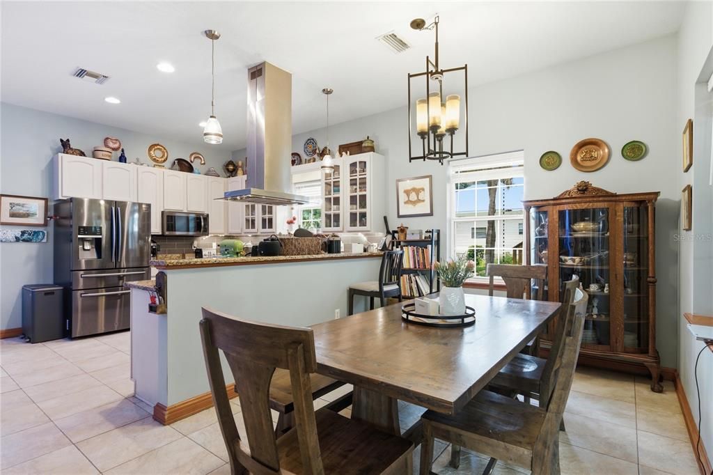 For Sale: $499,999 (4 beds, 2 baths, 2768 Square Feet)