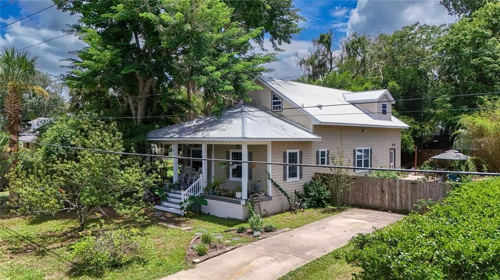 For Sale: $499,999 (4 beds, 2 baths, 2768 Square Feet)