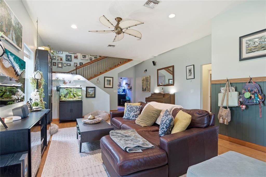 For Sale: $499,999 (4 beds, 2 baths, 2768 Square Feet)