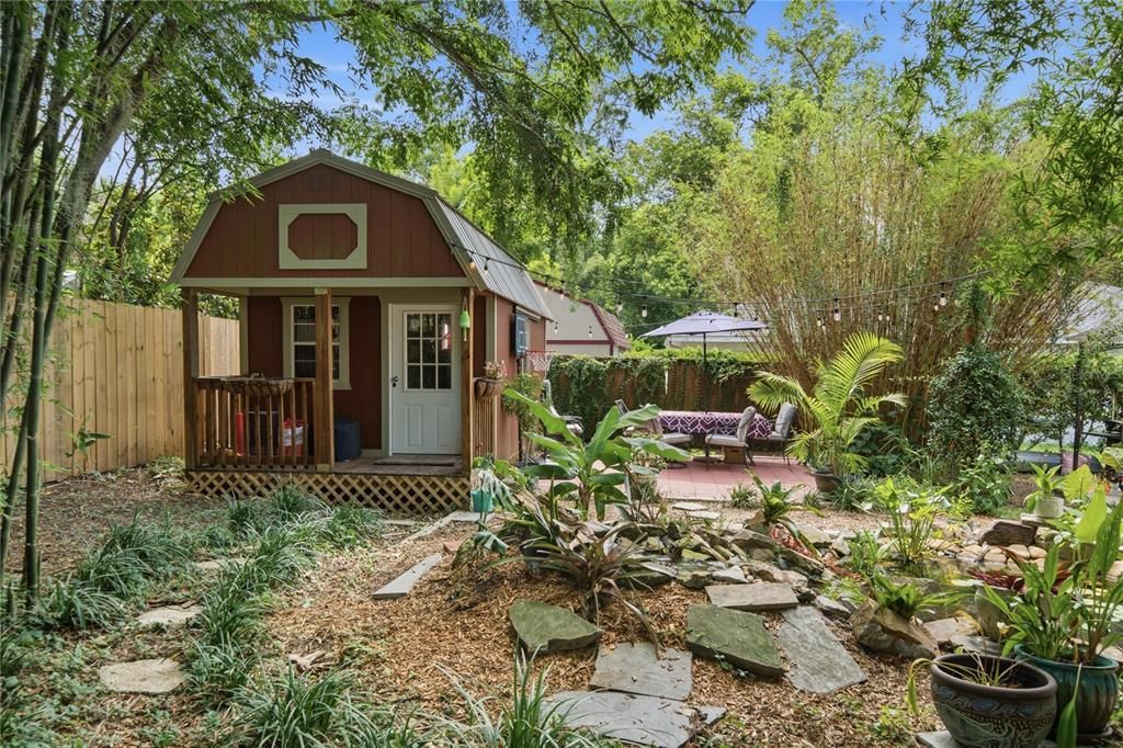 For Sale: $499,999 (4 beds, 2 baths, 2768 Square Feet)