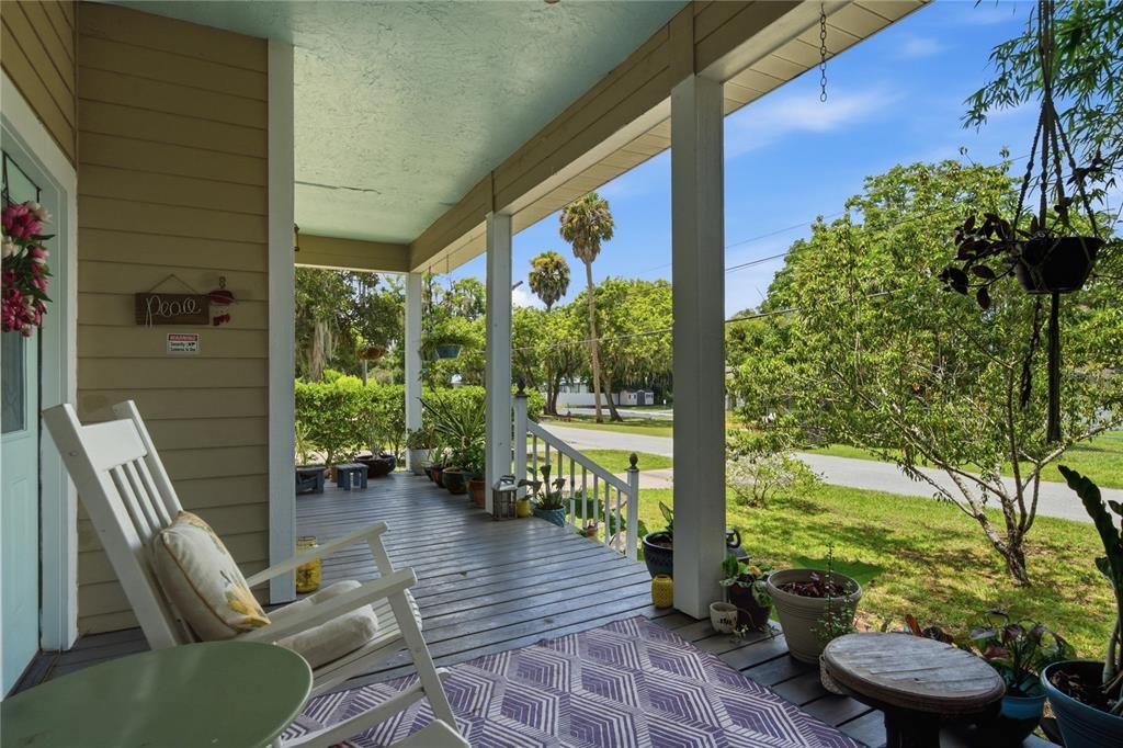 For Sale: $499,999 (4 beds, 2 baths, 2768 Square Feet)
