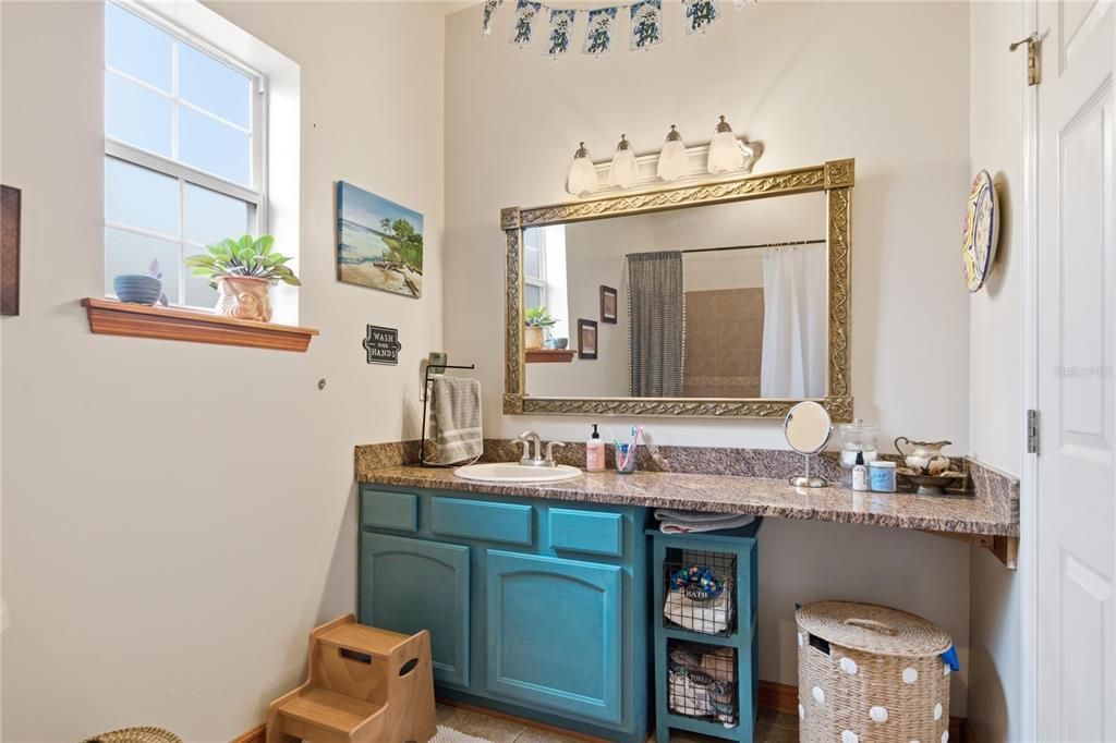 For Sale: $499,999 (4 beds, 2 baths, 2768 Square Feet)