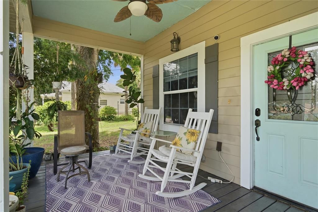 For Sale: $499,999 (4 beds, 2 baths, 2768 Square Feet)