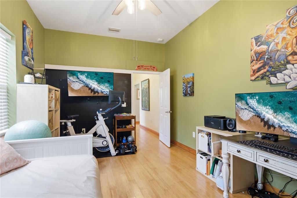For Sale: $499,999 (4 beds, 2 baths, 2768 Square Feet)