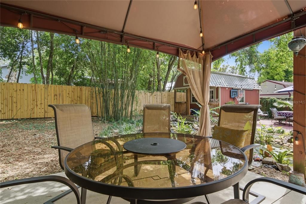 For Sale: $499,999 (4 beds, 2 baths, 2768 Square Feet)