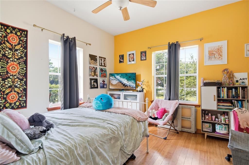 For Sale: $499,999 (4 beds, 2 baths, 2768 Square Feet)