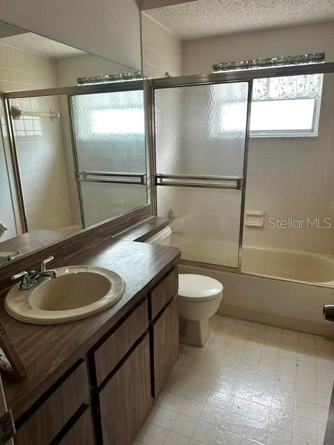 Activo con contrato: $199,000 (2 camas, 2 baños, 1345 Pies cuadrados)