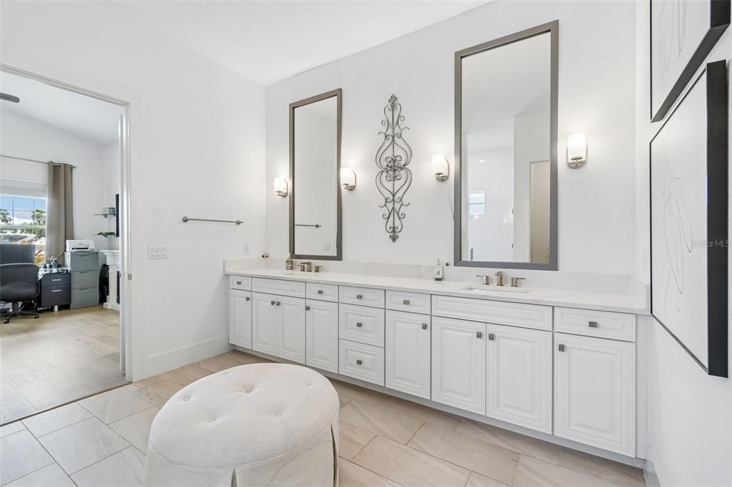 На продажу: $999,999 (3 спален, 2 ванн, 2807 Квадратных фут)