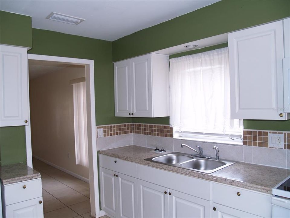 En Venta: $390,000 (4 camas, 0 baños, 2411 Pies cuadrados)