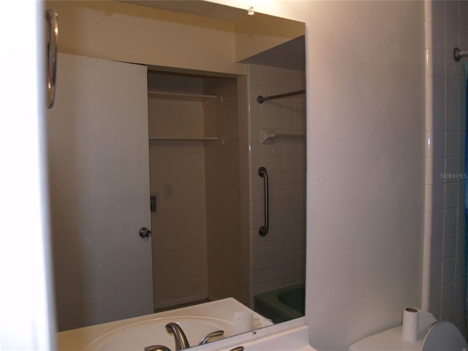 En Venta: $390,000 (4 camas, 0 baños, 2411 Pies cuadrados)