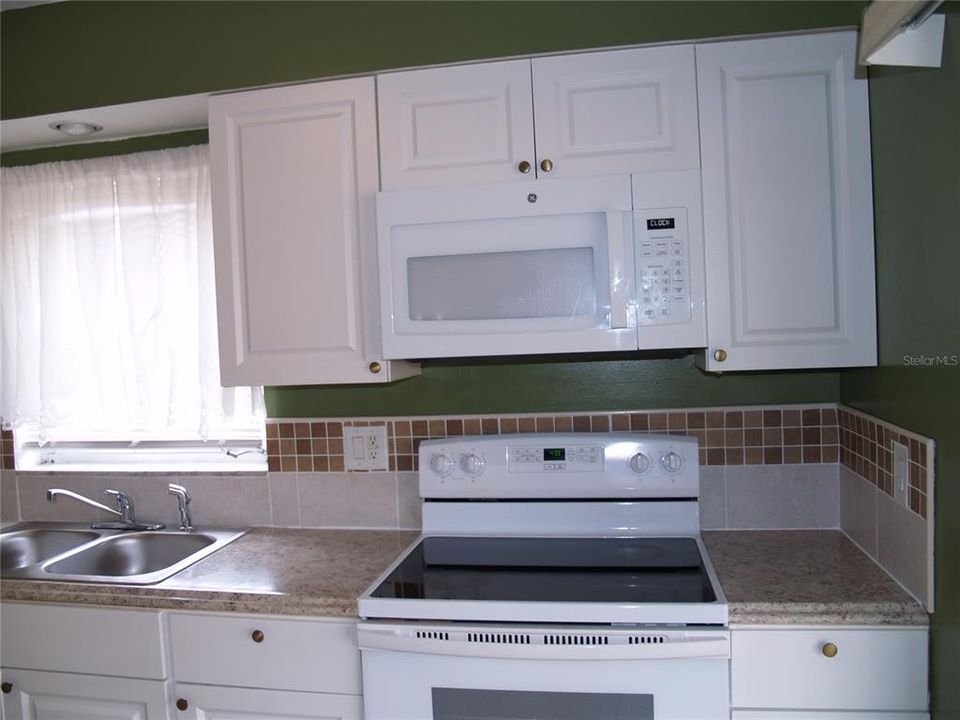 En Venta: $390,000 (4 camas, 0 baños, 2411 Pies cuadrados)