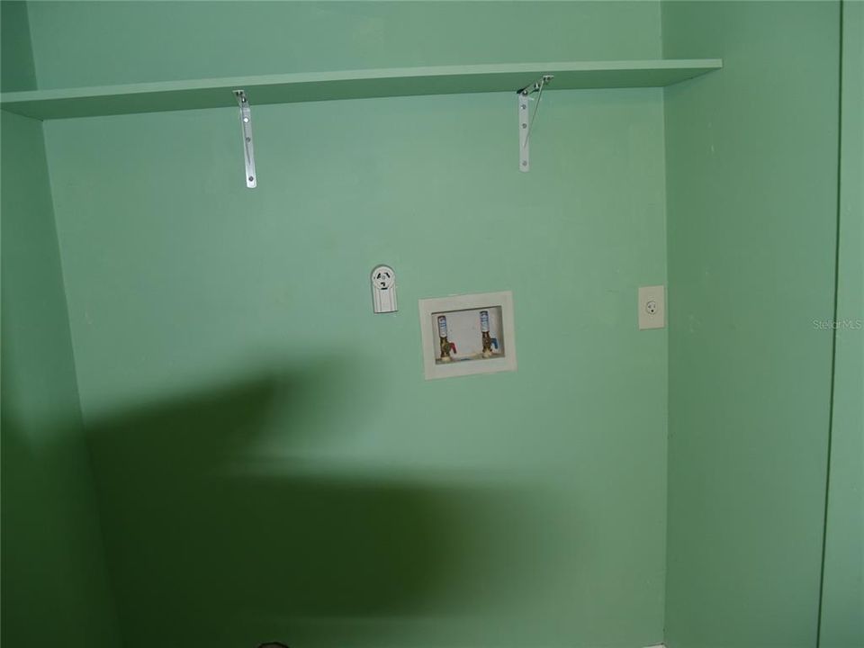 En Venta: $390,000 (4 camas, 0 baños, 2411 Pies cuadrados)