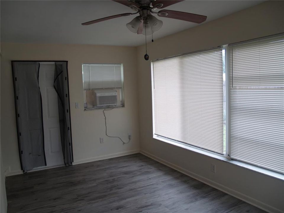 En Venta: $390,000 (4 camas, 0 baños, 2411 Pies cuadrados)