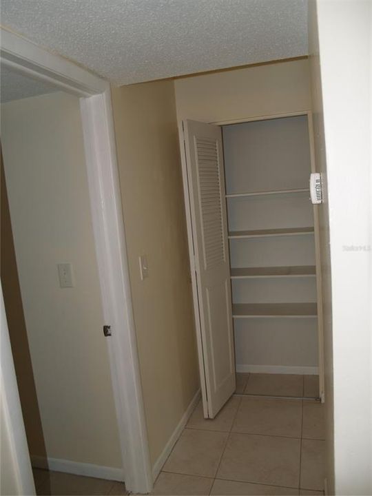 En Venta: $390,000 (4 camas, 0 baños, 2411 Pies cuadrados)