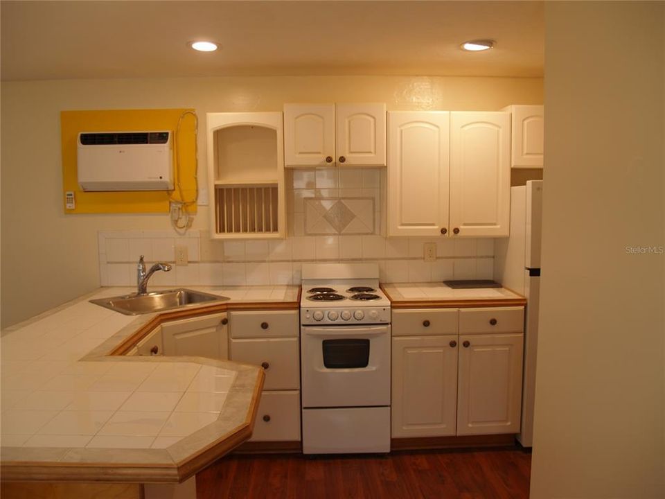En Venta: $390,000 (4 camas, 0 baños, 2411 Pies cuadrados)