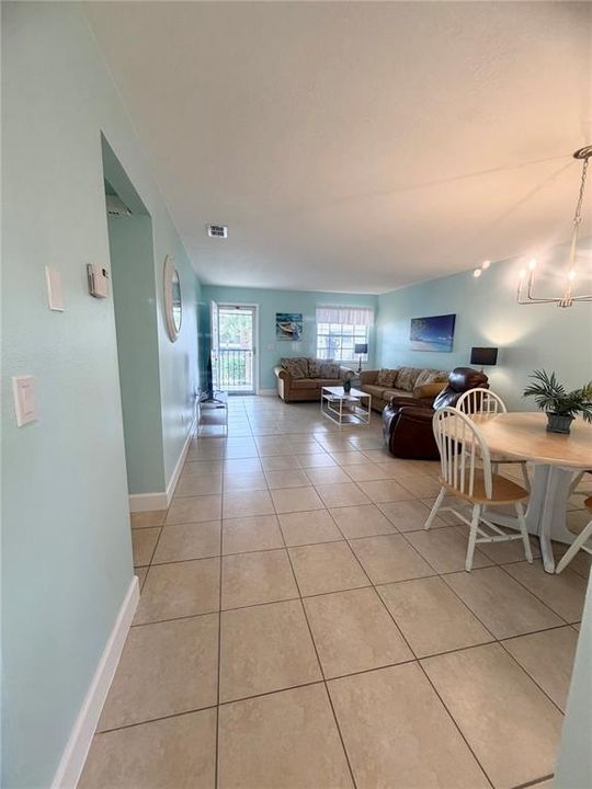 For Rent: $1,350 (2 beds, 2 baths, 1056 Square Feet)