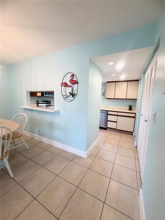 For Rent: $1,350 (2 beds, 2 baths, 1056 Square Feet)