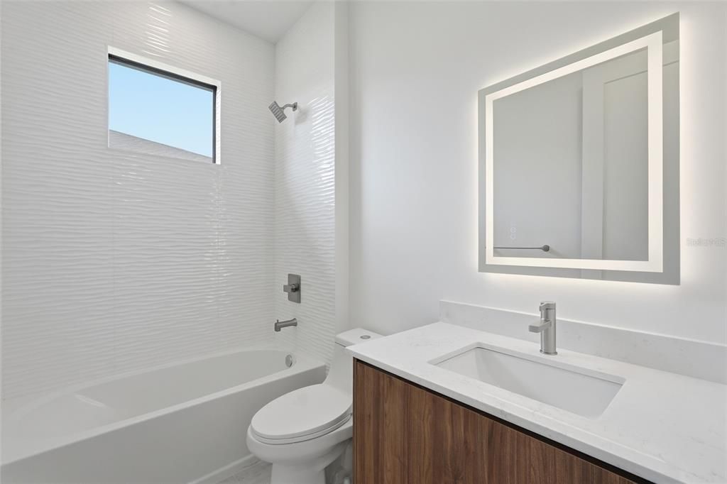 En Venta: $520,000 (3 camas, 2 baños, 1726 Pies cuadrados)