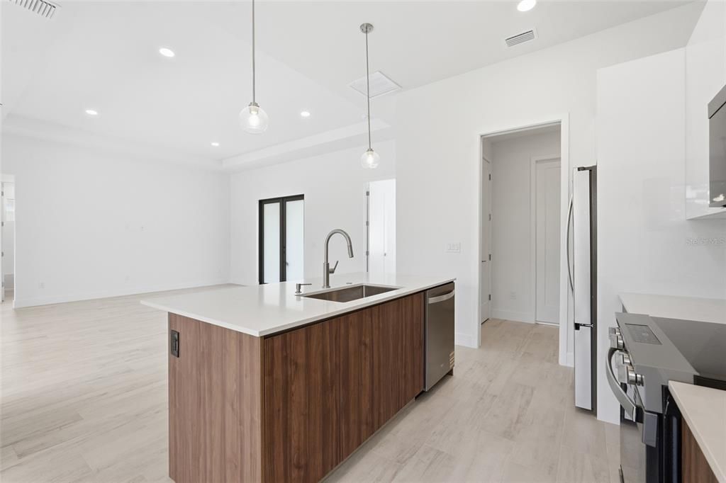 En Venta: $520,000 (3 camas, 2 baños, 1726 Pies cuadrados)