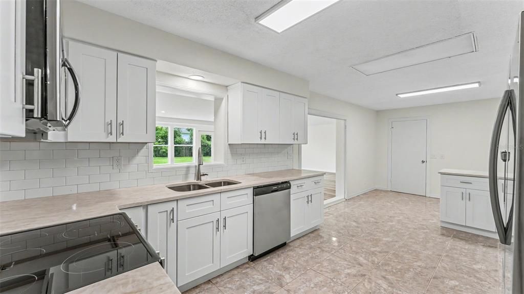 На продажу: $340,000 (3 спален, 2 ванн, 1788 Квадратных фут)