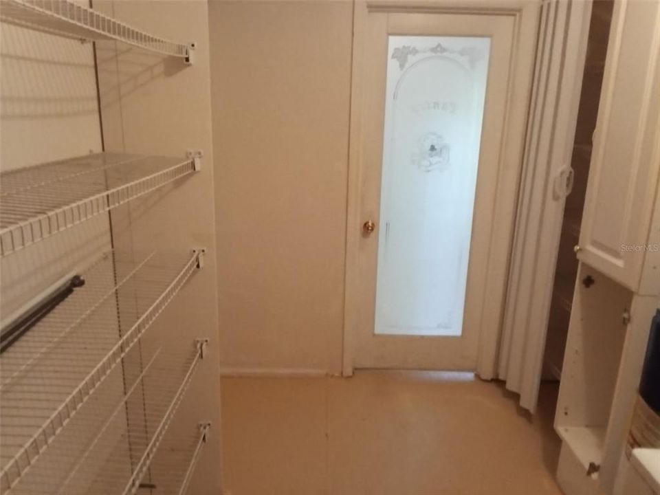 На продажу: $288,900 (3 спален, 2 ванн, 1378 Квадратных фут)