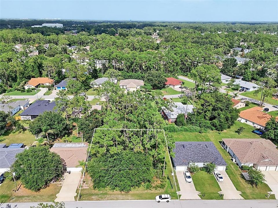 На продажу: $75,000 (0.23 acres)
