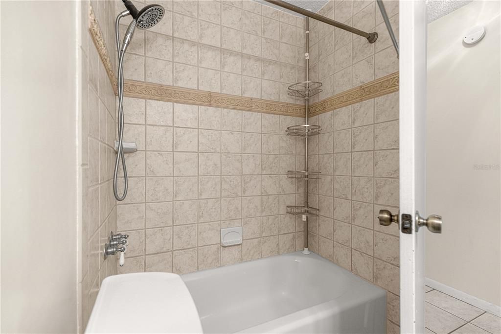 На продажу: $269,900 (3 спален, 2 ванн, 1123 Квадратных фут)