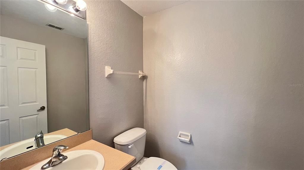 En Renta: $2,475 (5 camas, 3 baños, 2558 Pies cuadrados)