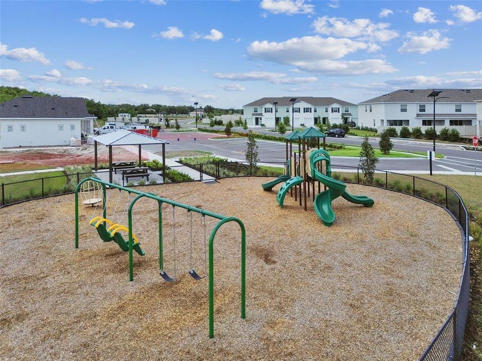 На продажу: $355,000 (3 спален, 2 ванн, 1673 Квадратных фут)