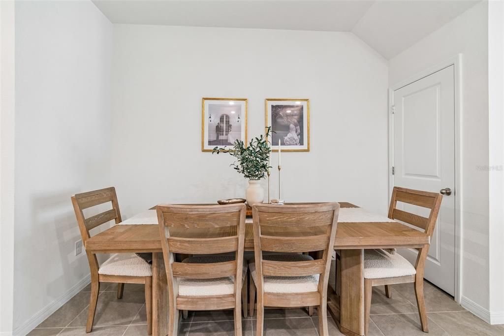 На продажу: $355,000 (3 спален, 2 ванн, 1673 Квадратных фут)