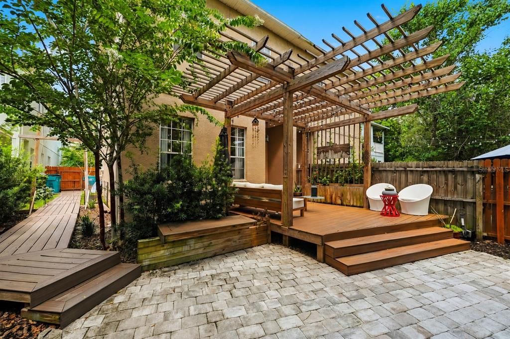 На продажу: $474,995 (3 спален, 2 ванн, 1673 Квадратных фут)