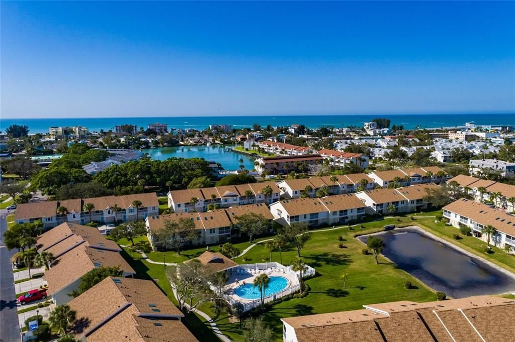 На продажу: $395,000 (3 спален, 2 ванн, 990 Квадратных фут)
