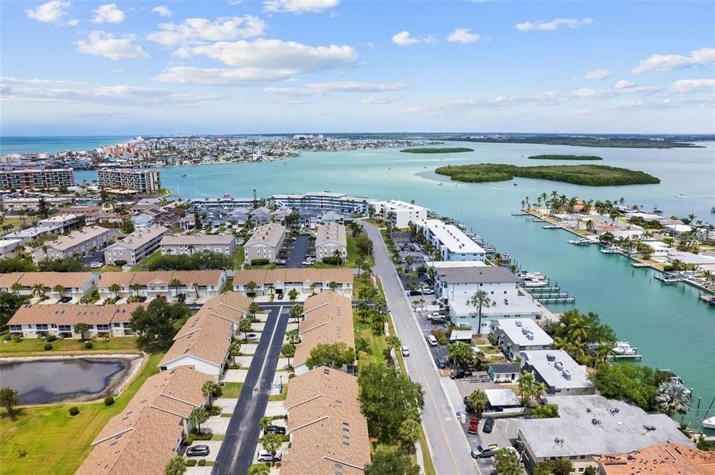 На продажу: $395,000 (3 спален, 2 ванн, 990 Квадратных фут)