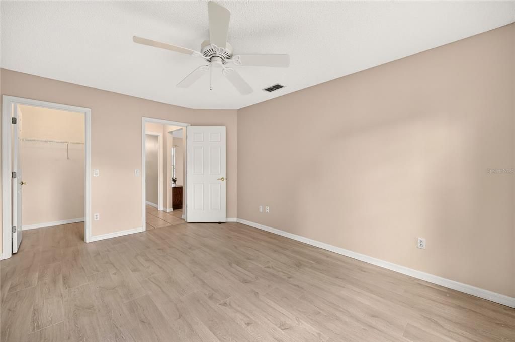 For Sale: $350,000 (2 beds, 2 baths, 1417 Square Feet)