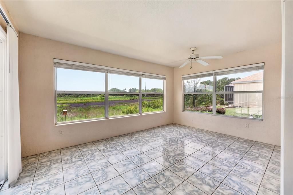 For Sale: $350,000 (2 beds, 2 baths, 1417 Square Feet)