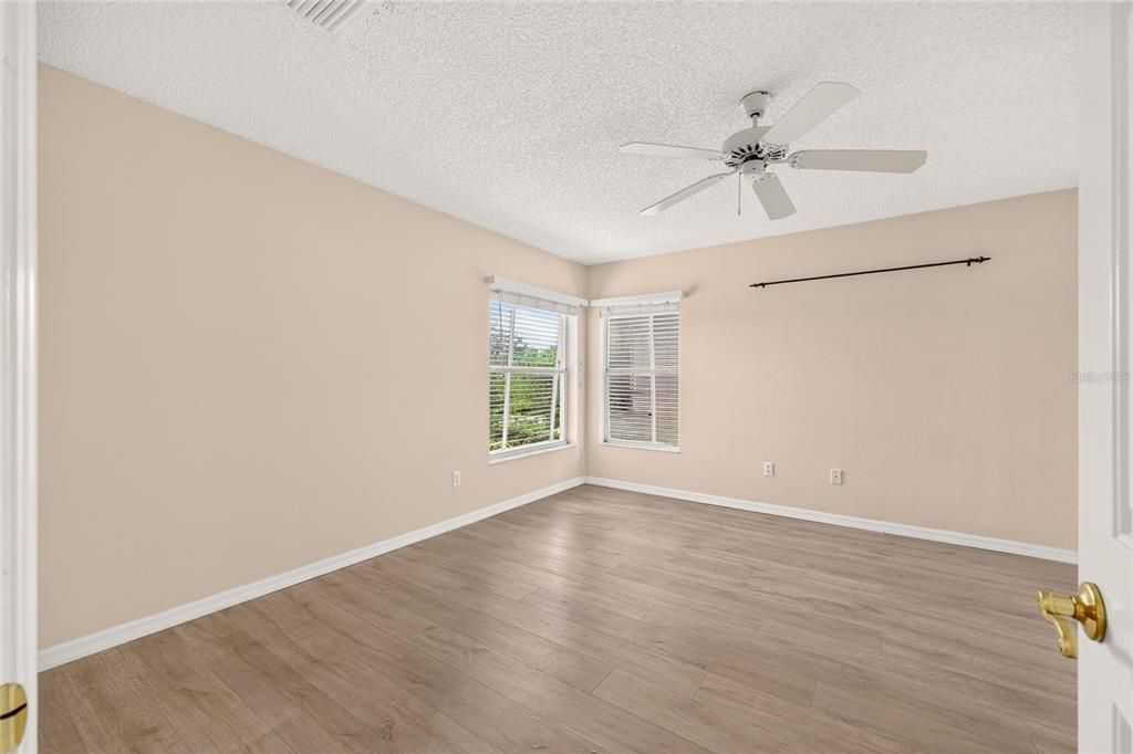 For Sale: $350,000 (2 beds, 2 baths, 1417 Square Feet)