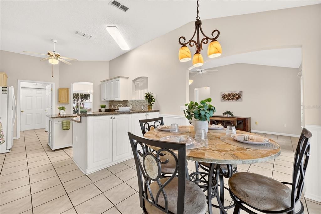 For Sale: $350,000 (2 beds, 2 baths, 1417 Square Feet)