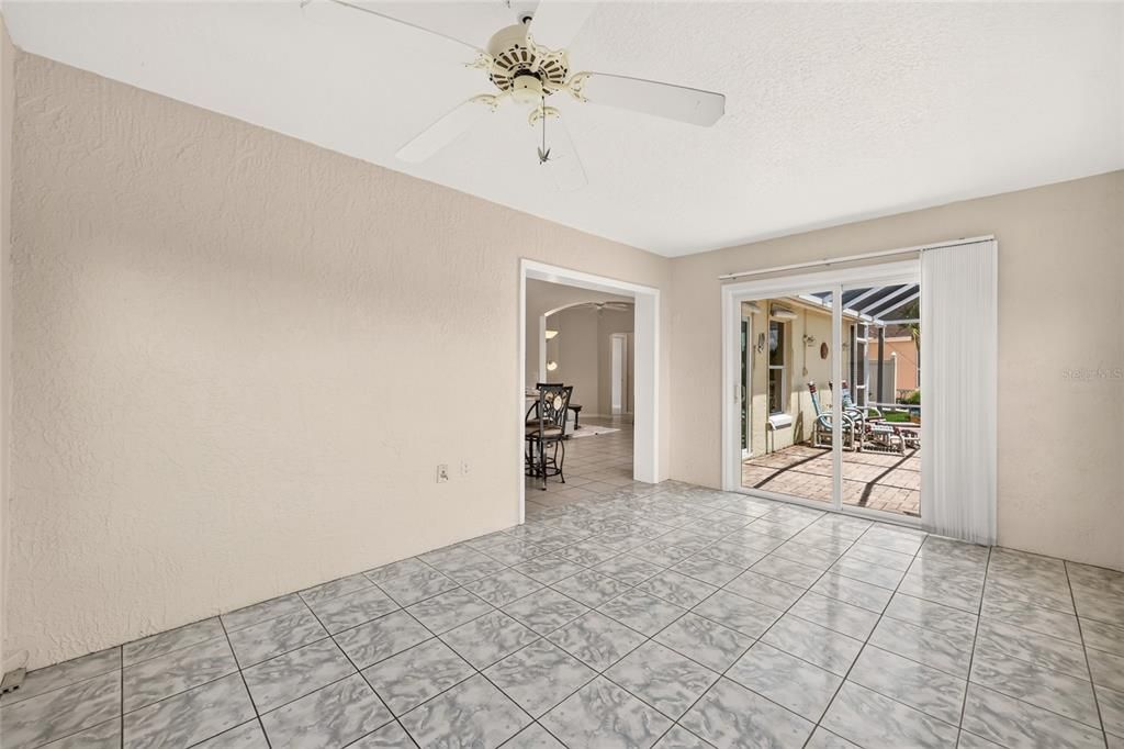 For Sale: $350,000 (2 beds, 2 baths, 1417 Square Feet)