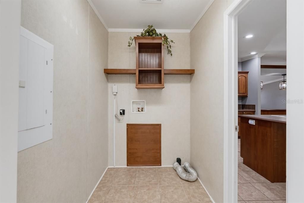 На продажу: $215,000 (3 спален, 2 ванн, 1440 Квадратных фут)