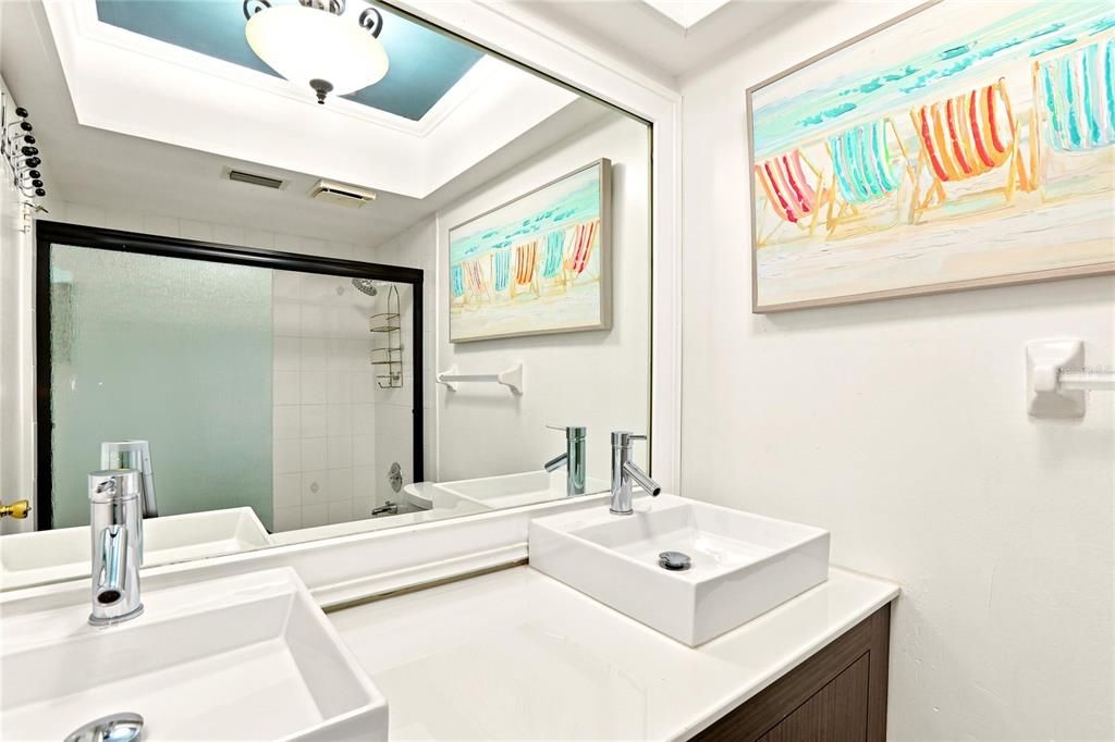 Activo con contrato: $324,900 (2 camas, 2 baños, 1134 Pies cuadrados)