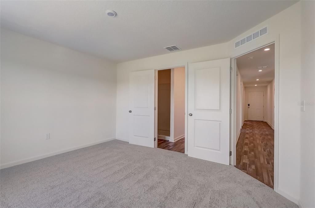 На продажу: $299,990 (3 спален, 2 ванн, 1811 Квадратных фут)
