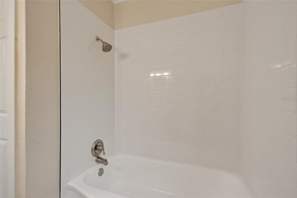 En Venta: $249,000 (2 camas, 1 baños, 695 Pies cuadrados)