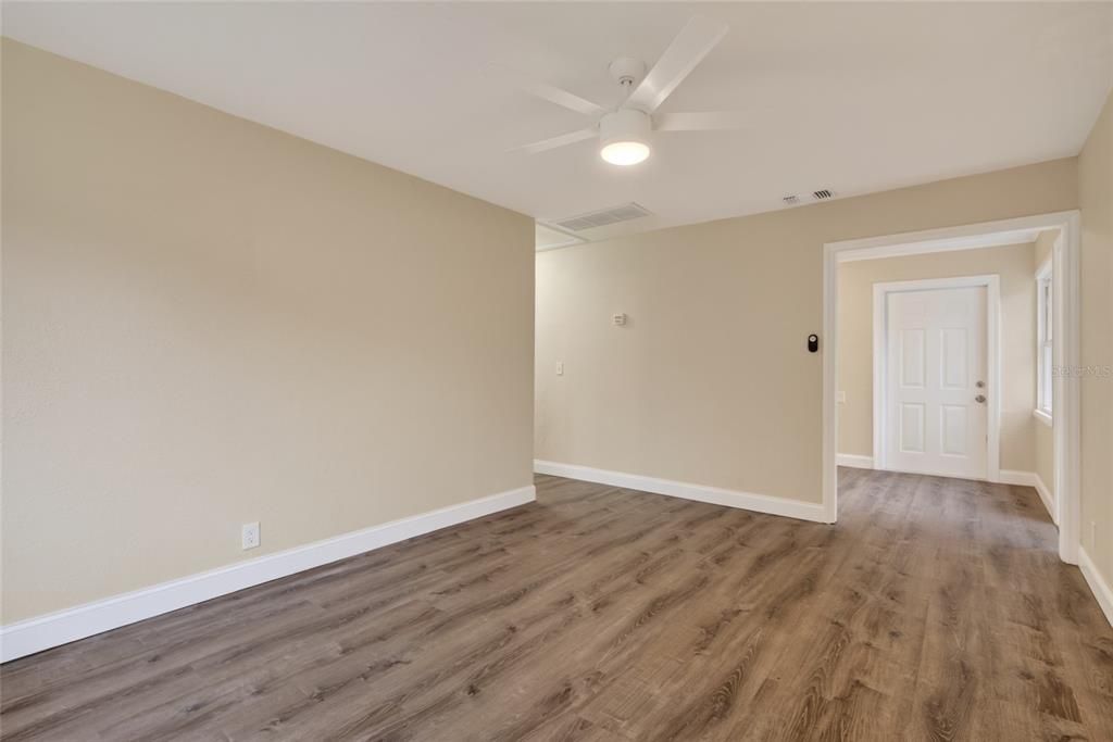 En Venta: $249,000 (2 camas, 1 baños, 695 Pies cuadrados)