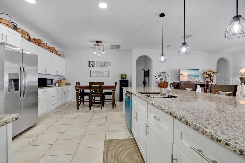 En Venta: $665,000 (4 camas, 3 baños, 3000 Pies cuadrados)