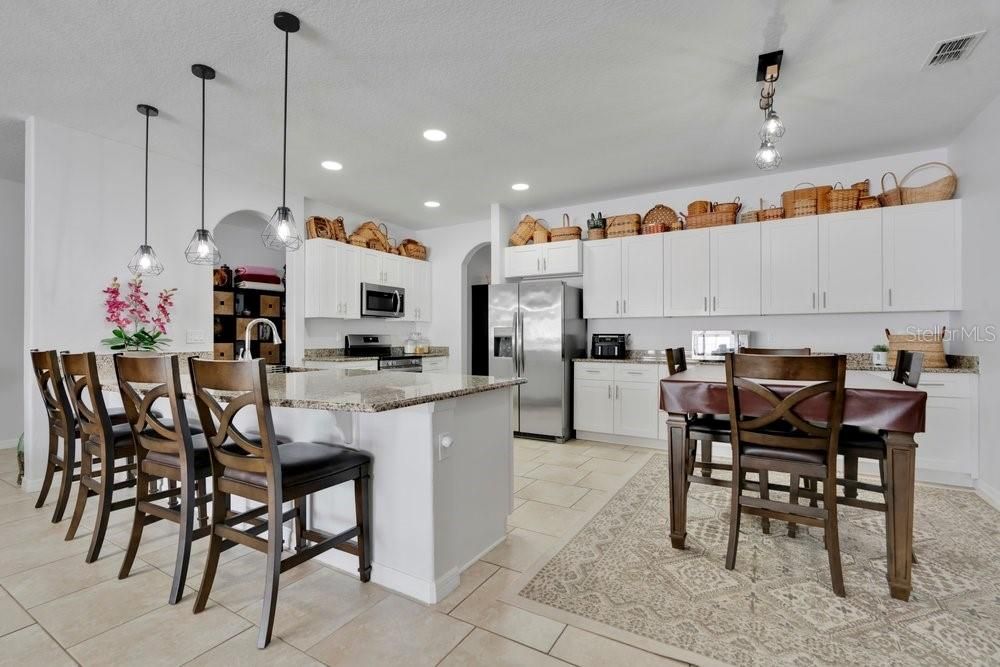 En Venta: $665,000 (4 camas, 3 baños, 3000 Pies cuadrados)