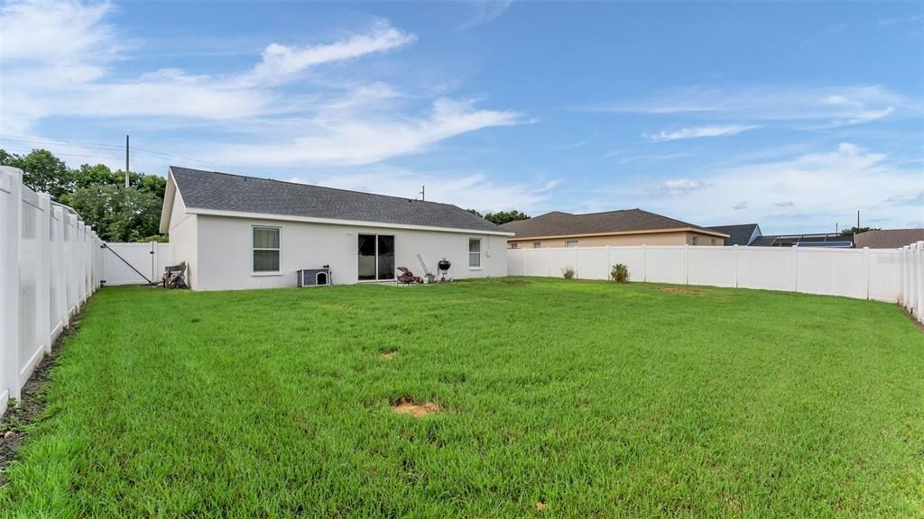 For Sale: $245,000 (3 beds, 2 baths, 1252 Square Feet)