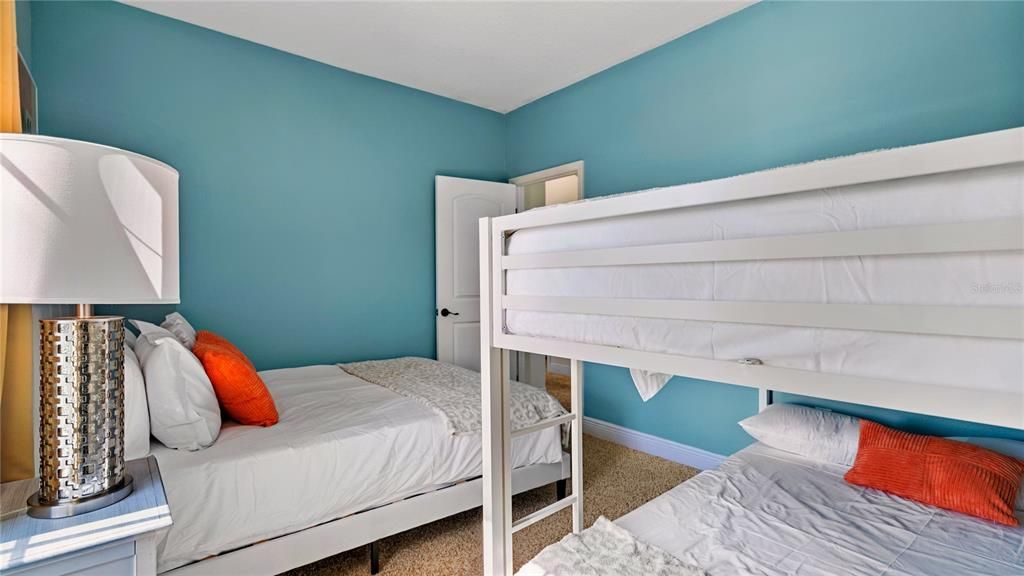 В аренду: $5,400 (5 спален, 2 ванн, 2120 Квадратных фут)