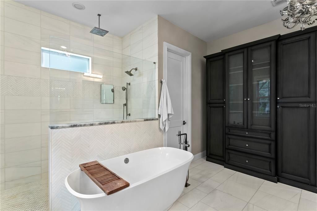 En Venta: $2,995,000 (5 camas, 6 baños, 5185 Pies cuadrados)